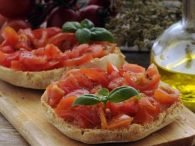 Freselle classiche pomodorini e  basilico